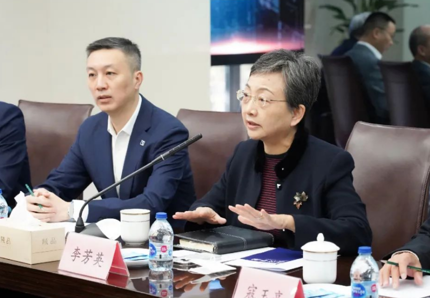 中石化高级副总裁刘宏斌一行益临冰球突破mg参观考察(图4)