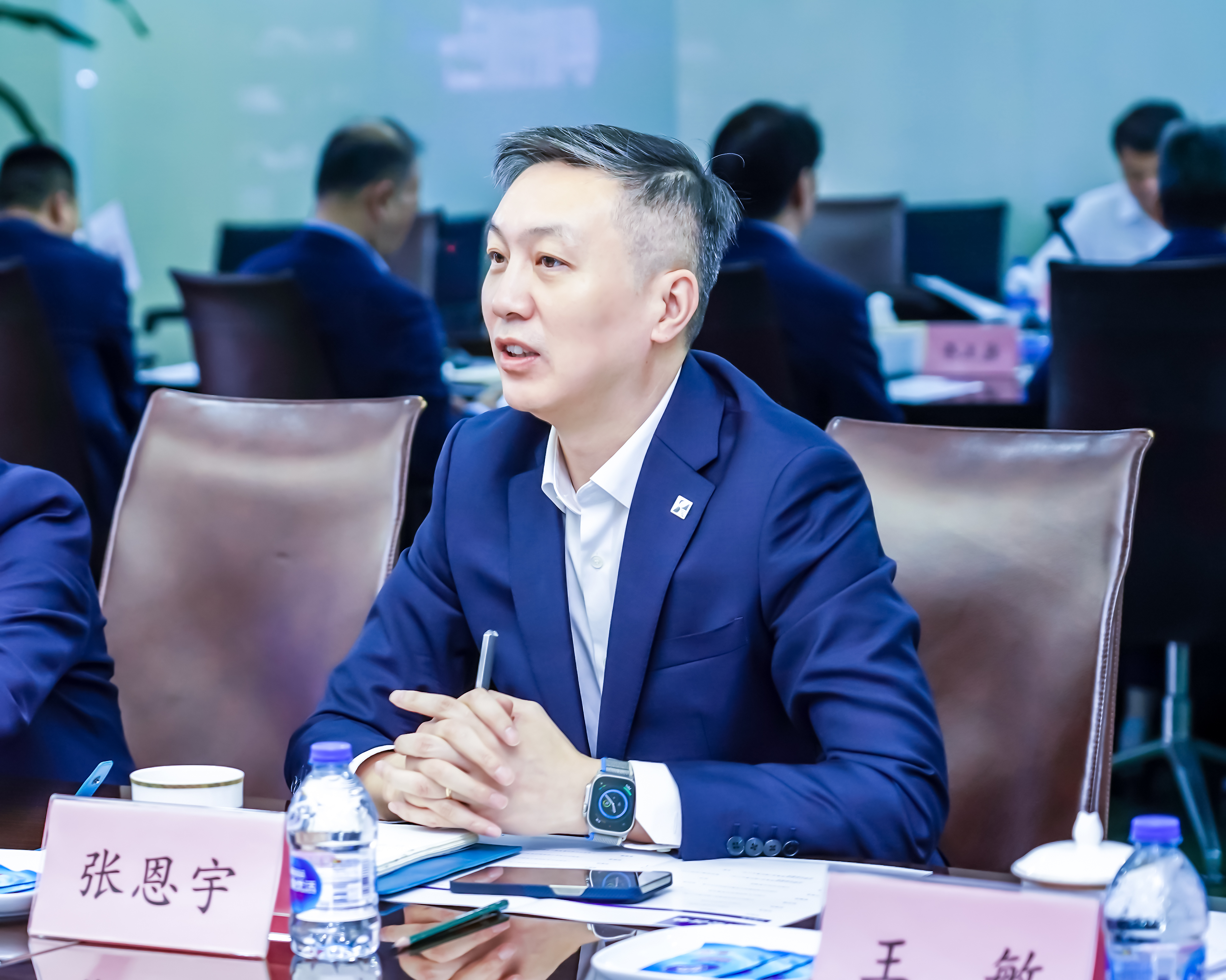 中国石化领导刘会友、张建阔一行莅临冰球突破mg参观考察(图8)